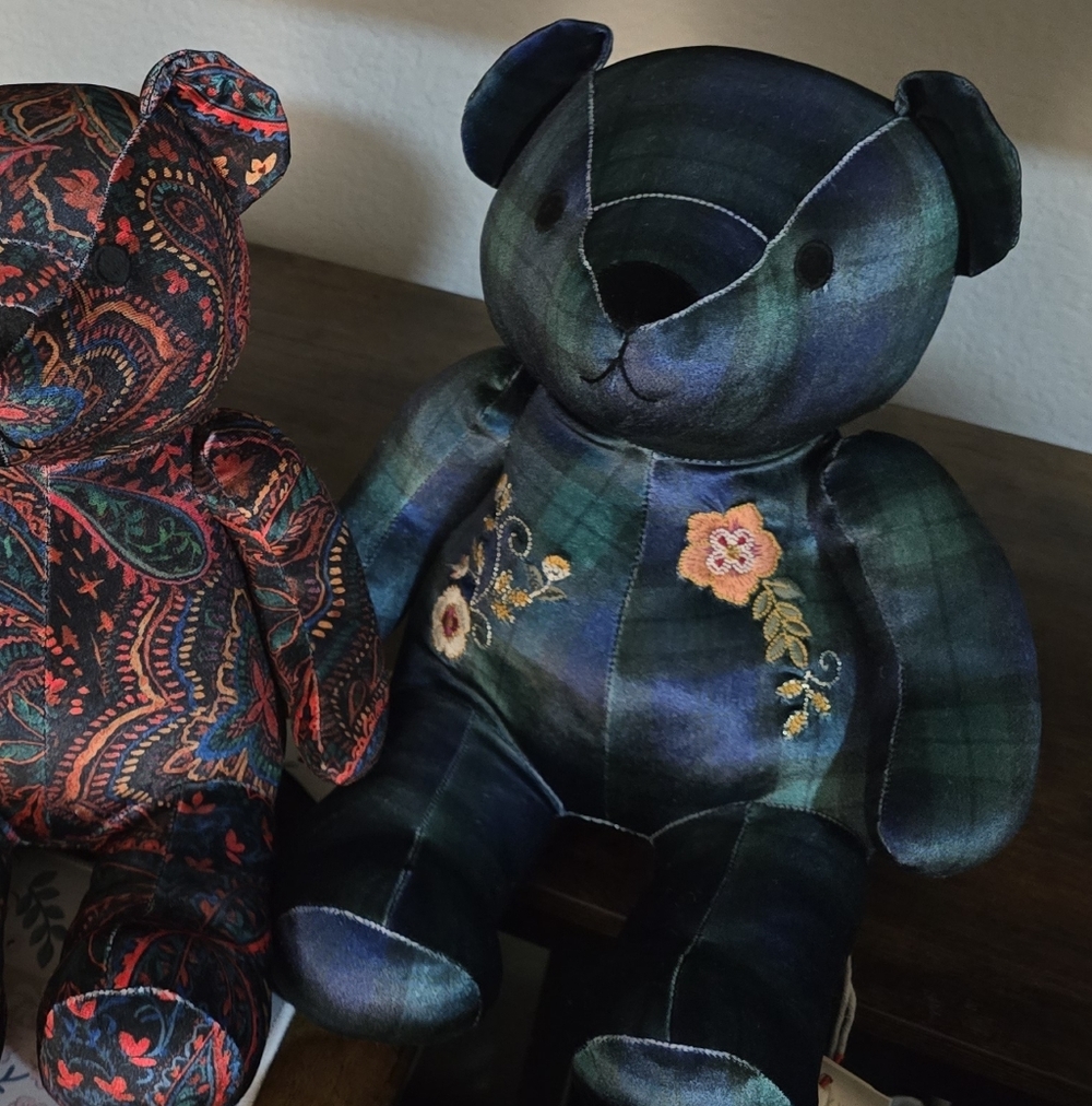 Johnny Was - Mingo Plaid Foral Embroidered Bear - Picture 7 of 7